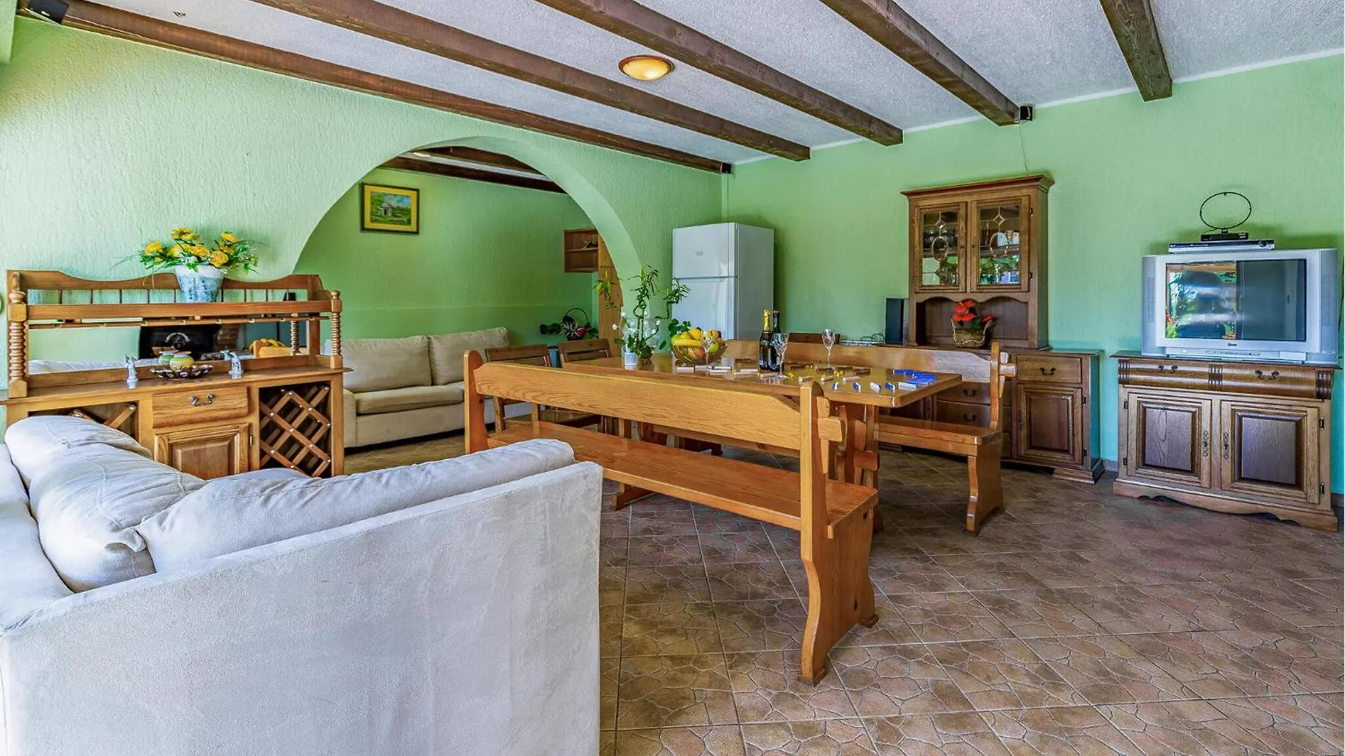 4 Bedroom Stunning Apartment In Liznjan Croatia