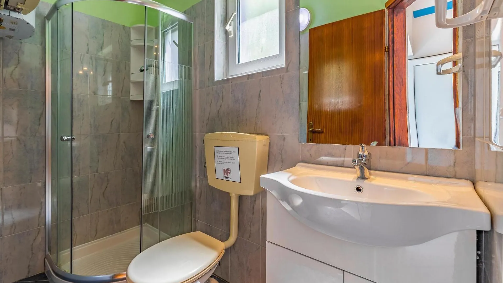 Holiday home 4 Bedroom Stunning Apartment In Liznjan Croatia