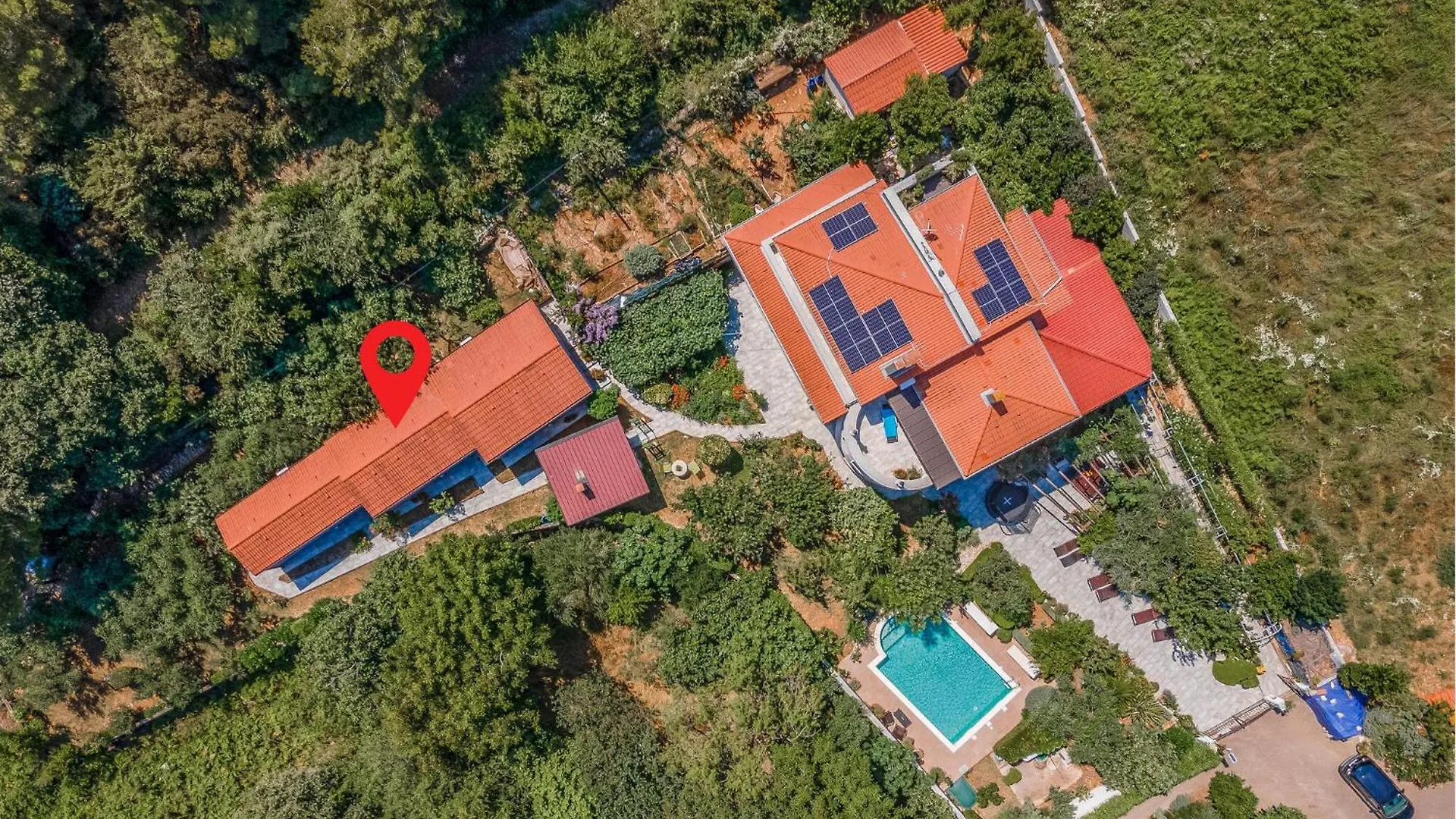 4 Bedroom Stunning Apartment In Liznjan 0*,